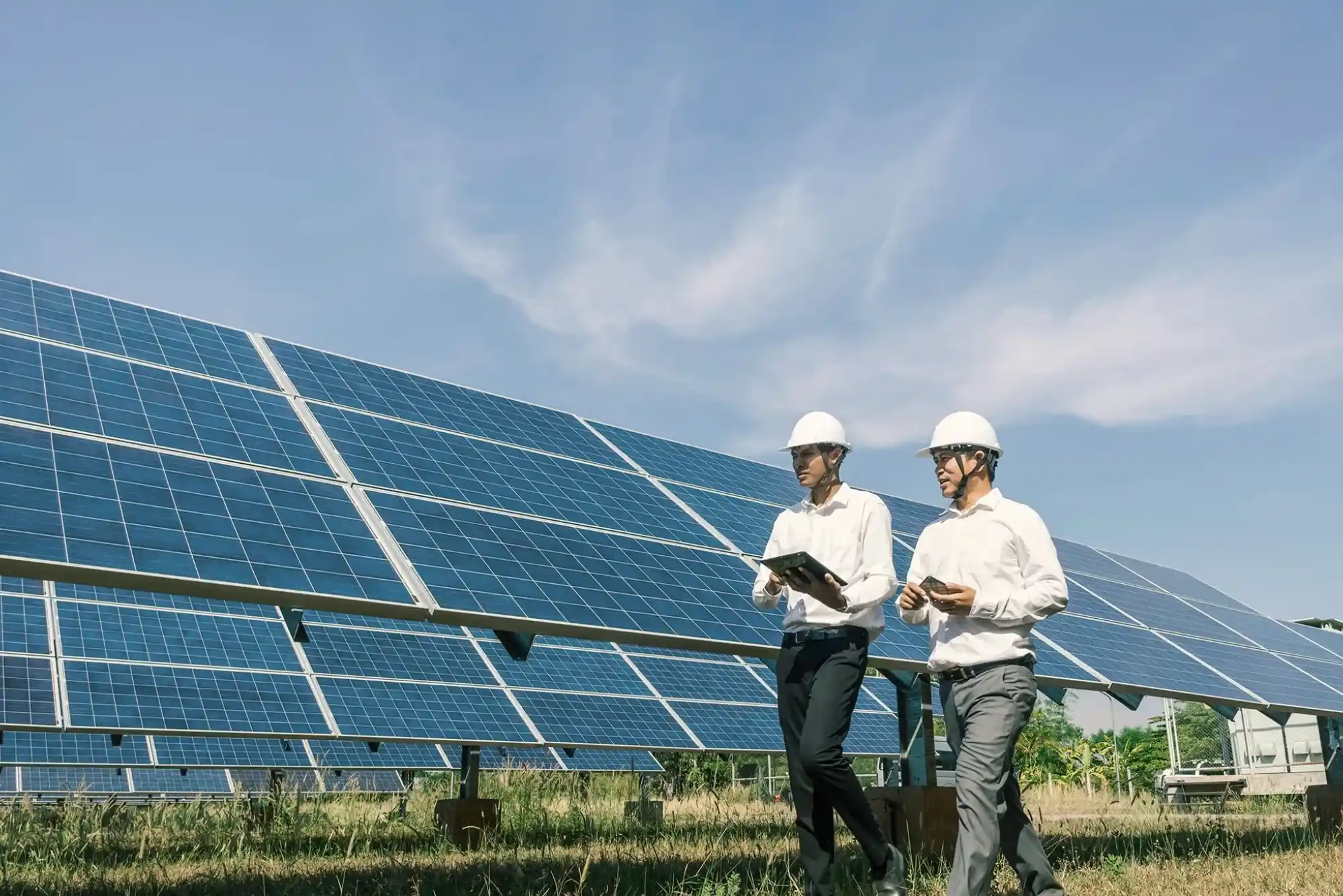 Powering the Future The Impact and Benefits of Large-Scale Solar Power with Sungrow's Advanced Solutions