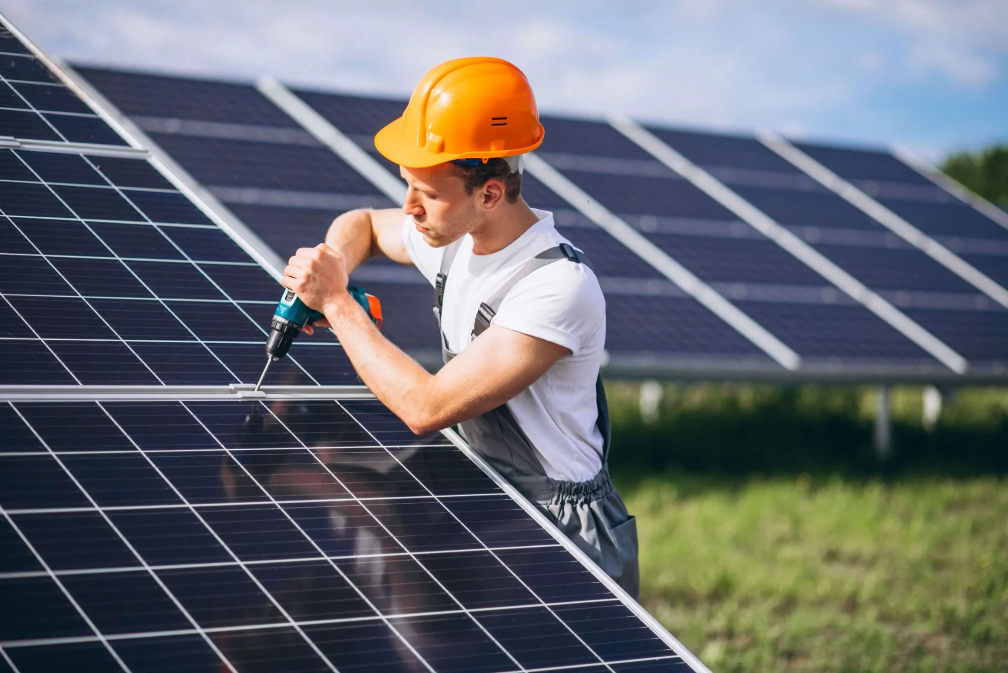 Key Benefits of Using Advanced Solar Inverters in Modern Homes