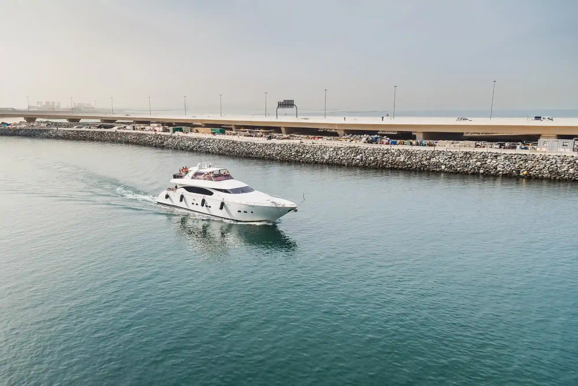 Guide to Yacht Rental Dubai and Beyond