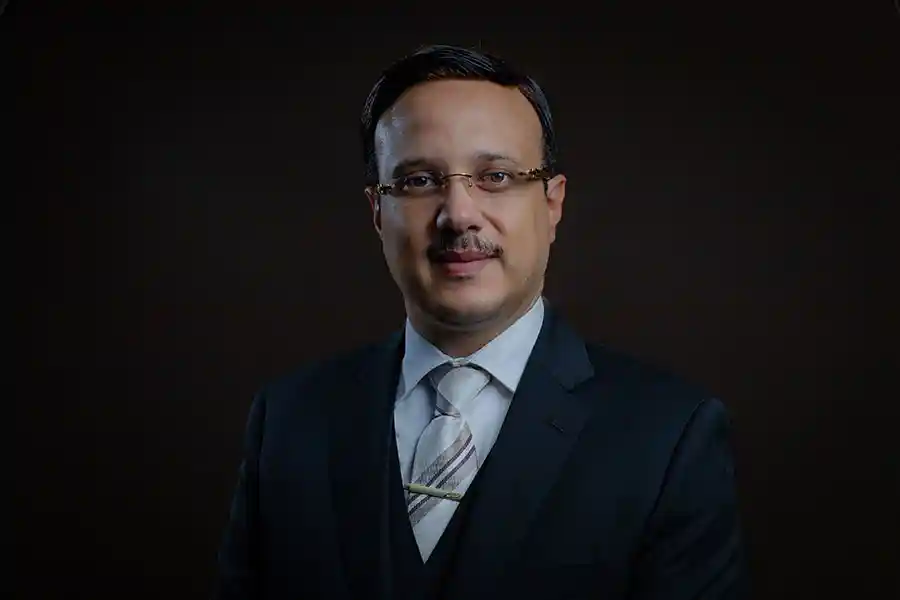 Why Choose Dr. Hassan Elhais for Your Legal Needs in the UAE